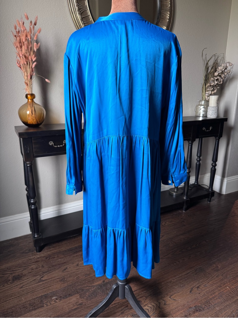 Johnny Was Calmé NWOT Blue Tiered Midi Dress M 100% Viscose Boho Long Sleeve - Picture 2 of 9